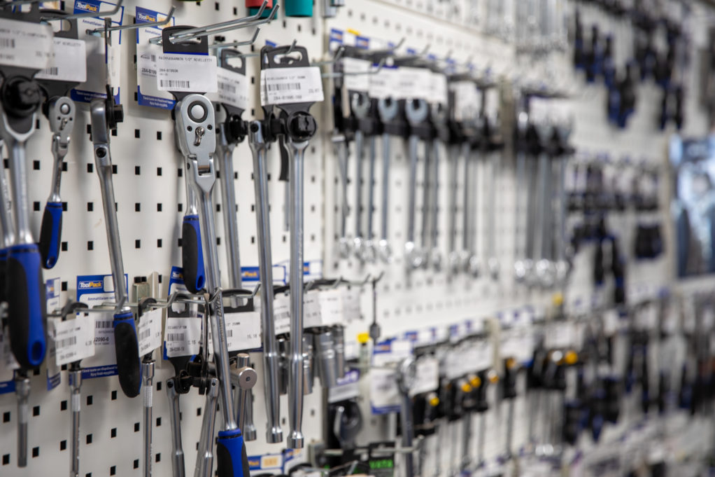 Varaosien myynti ja neuvonta